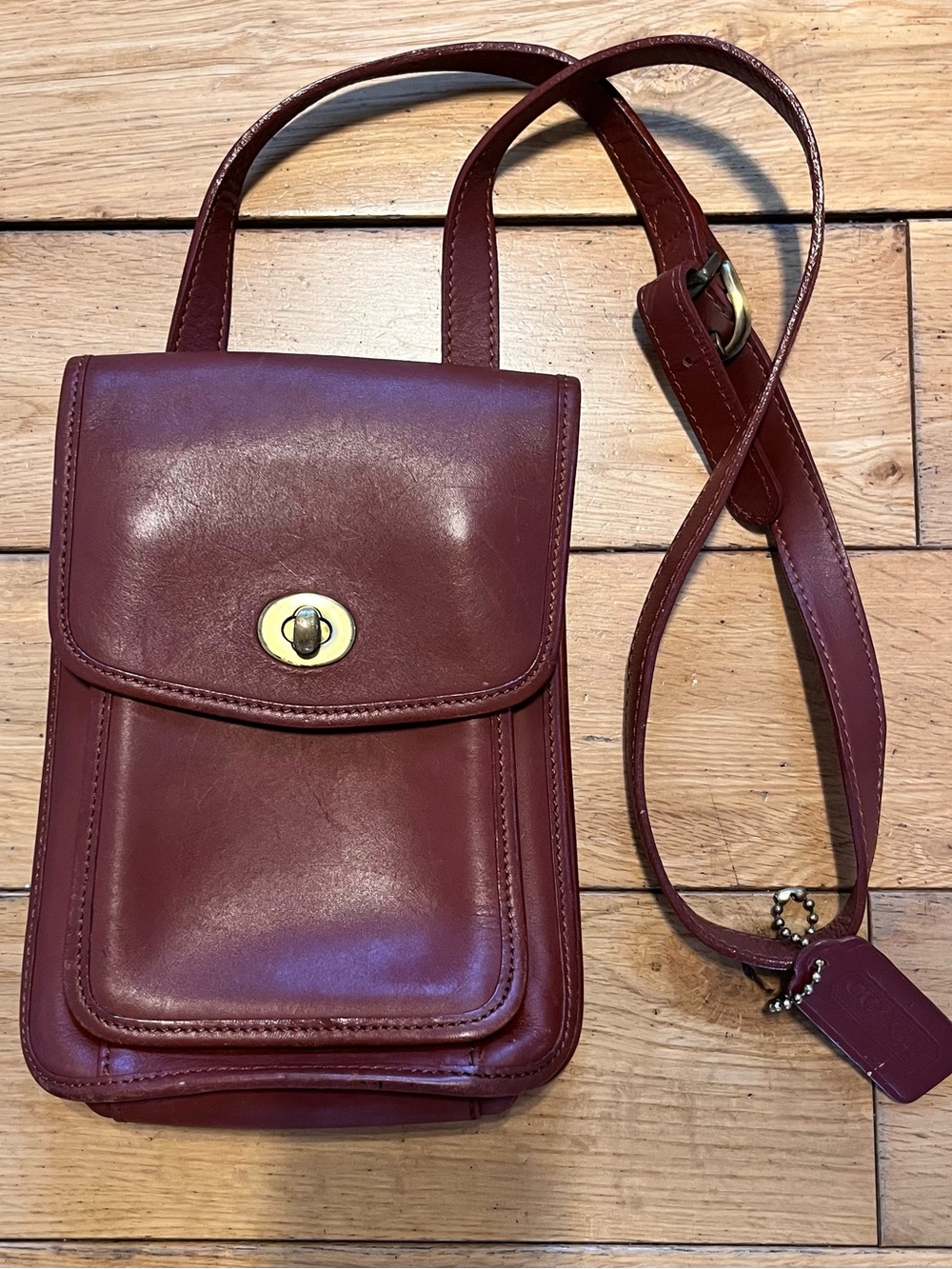 Vintage COACH Leather 202 Flap Crossbody Shoulder Bag USA Turnlock